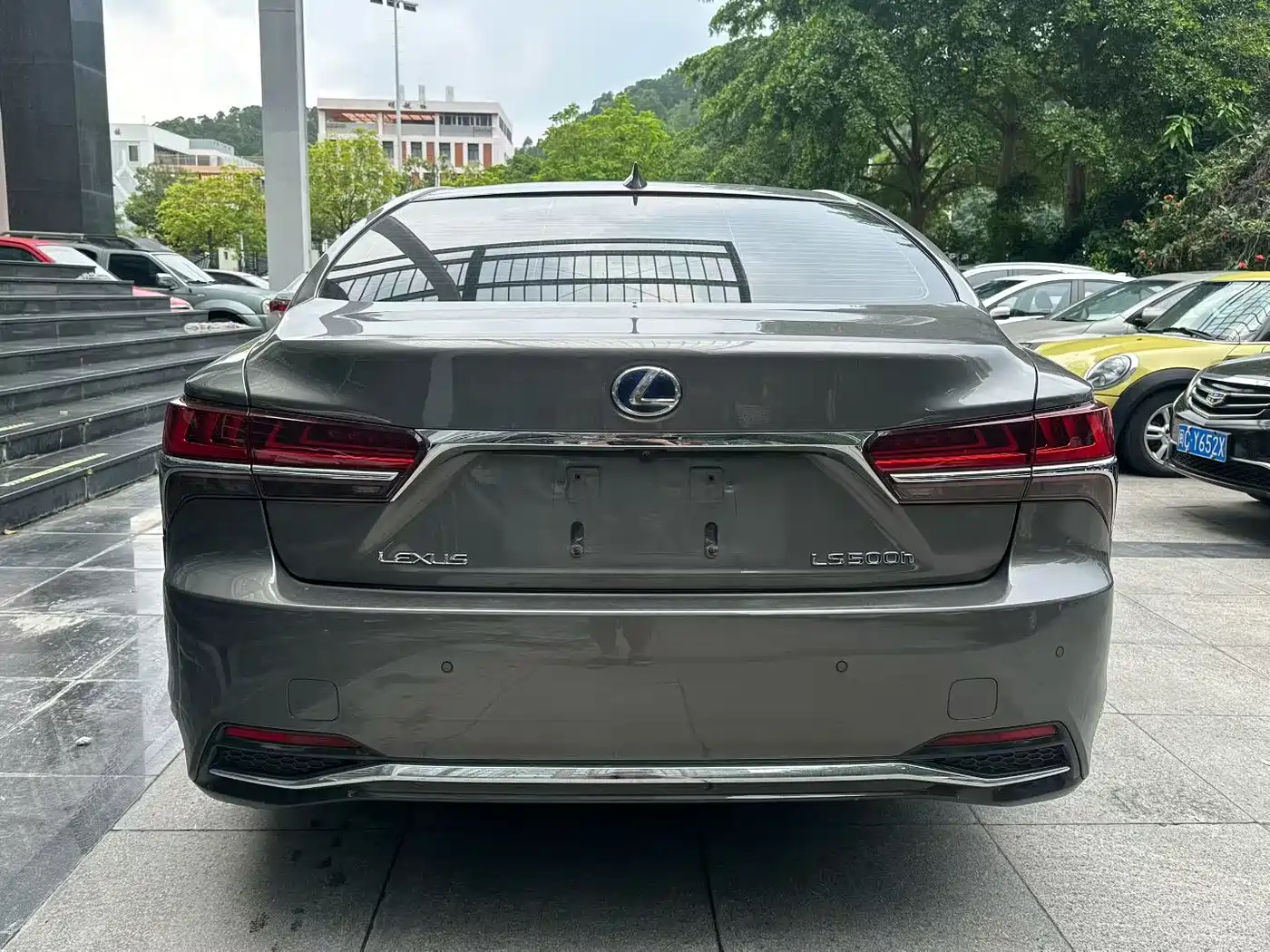 Lexus LS 2018 500h Luxury Edition China V фото 8