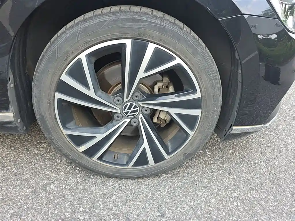 Volkswagen Magotan 2021 330TSI DSG 30th Anniversary Edition фото 13