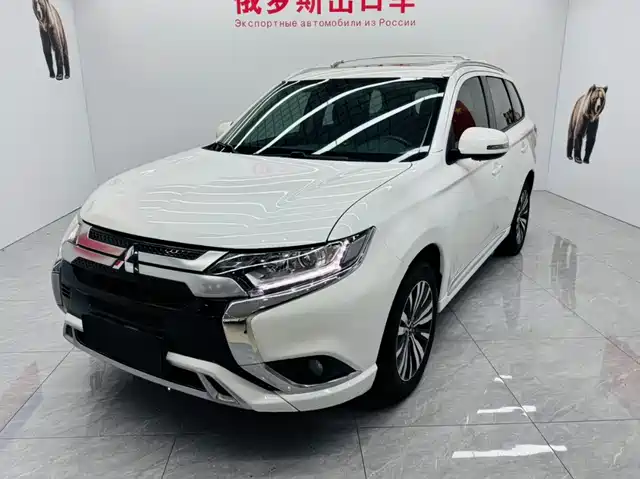 Mitsubishi Outlander 2021 Facelift 2.0L 2WD Premium Edition 7-Seater