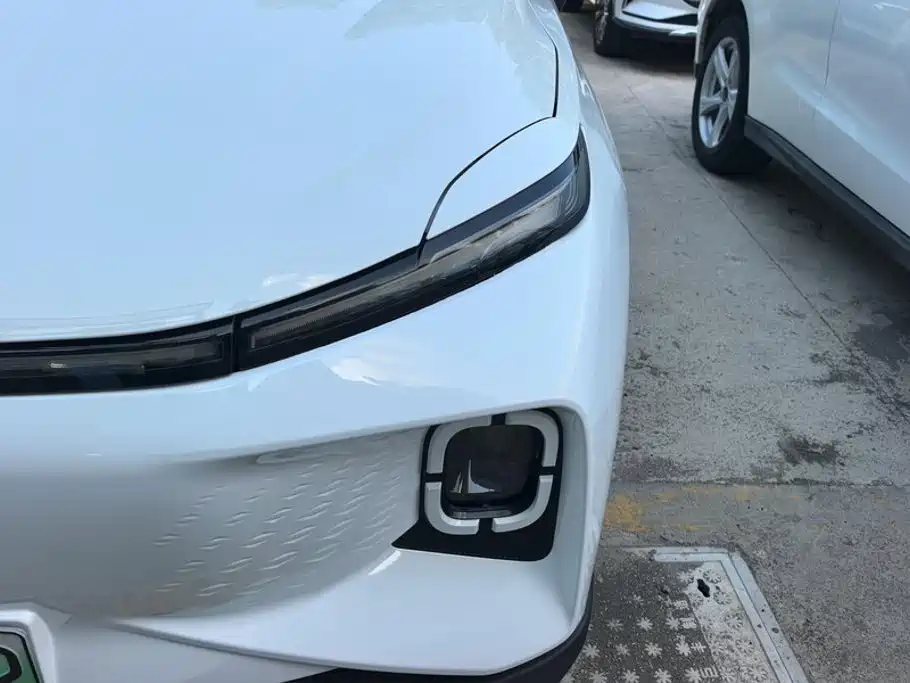 Geely Geometry E Firefly 2023 2024 Model 401km Fluorescent