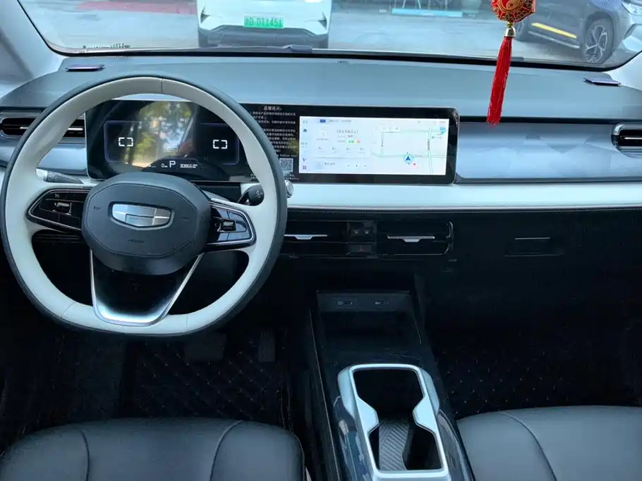 Geely Geometry E Firefly 2023 2024 Model 401km Fluorescent