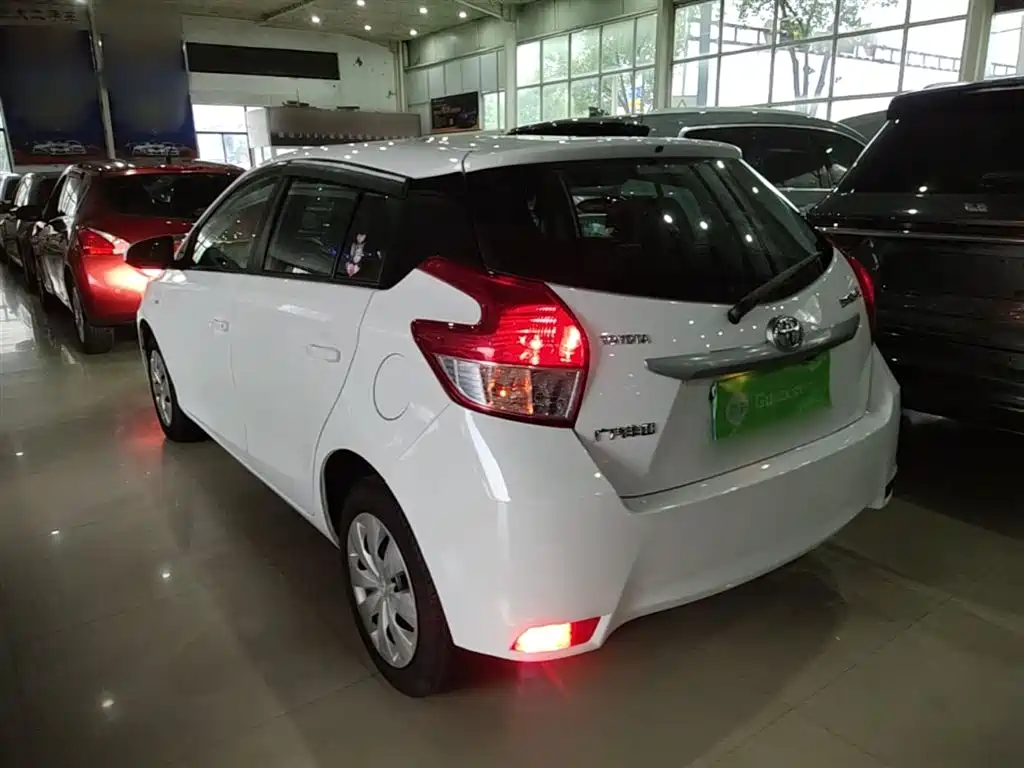 Toyota YARiS L Zhi Xuan 2015 1.5E Auto Charming Edition фото 5