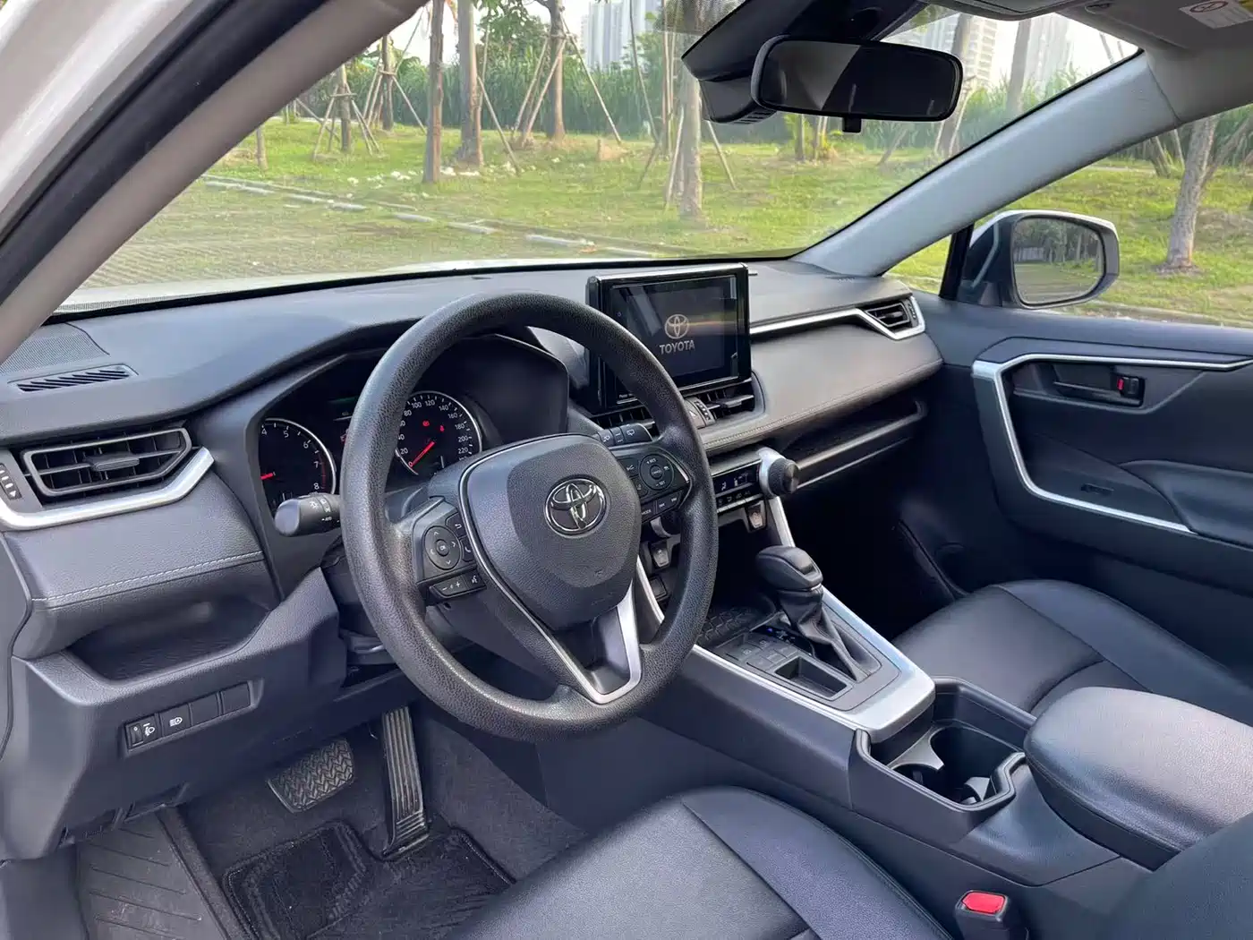 Toyota RAV4 Rongfang 2022 2.0L CVT 2WD Urban Edition фото 13