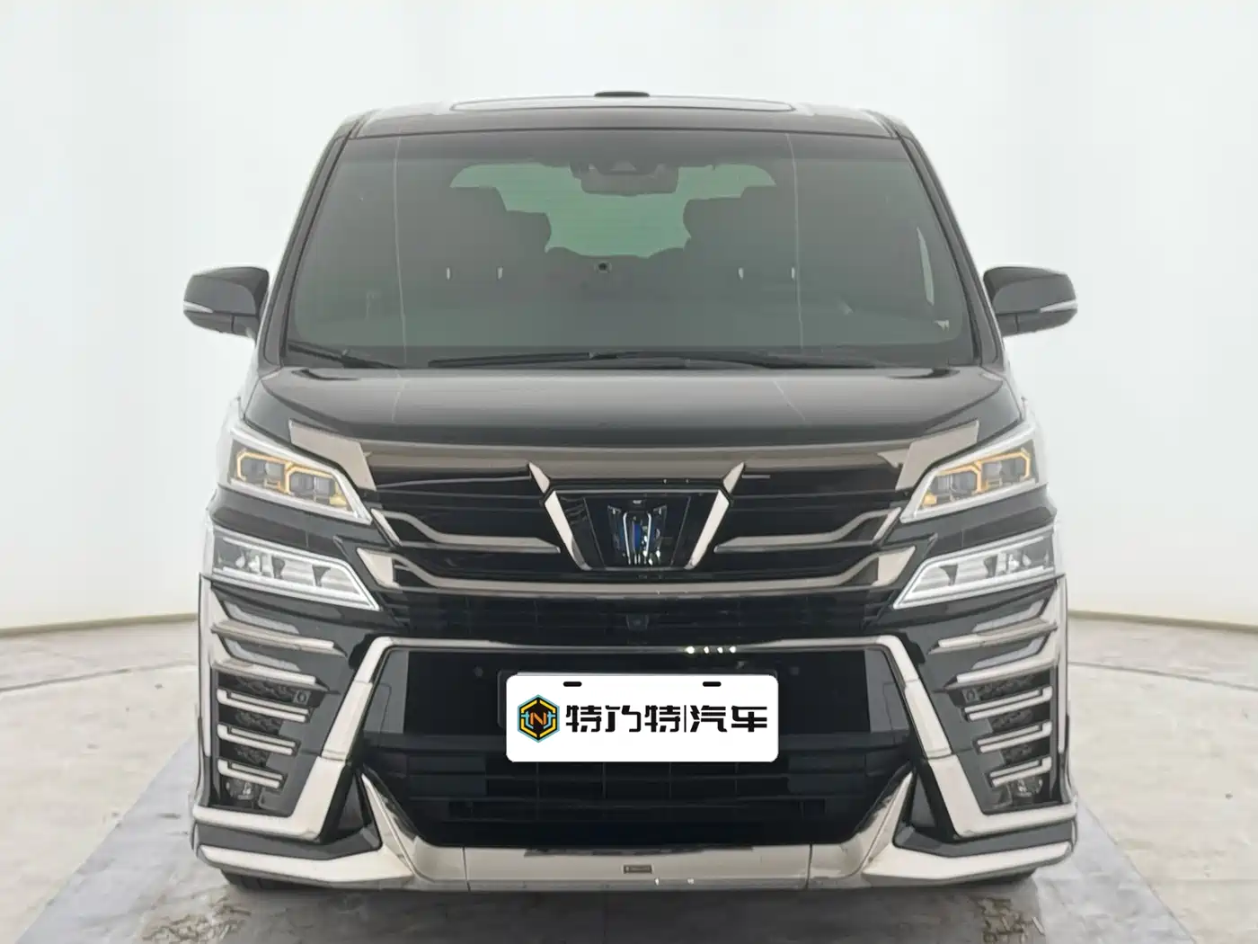 Toyota Vellfire 2023 Crown Hybrid 2.5L HV Premium фото 2