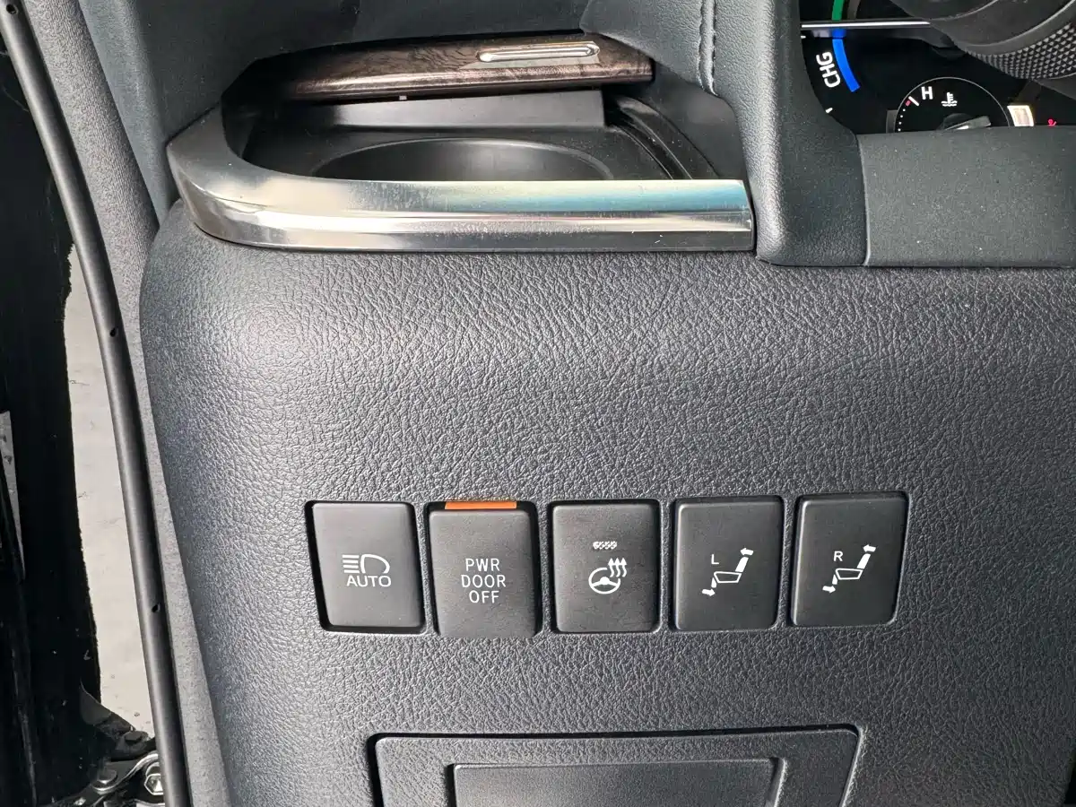 Toyota Vellfire 2023 Crown Hybrid 2.5L HV Premium фото 14