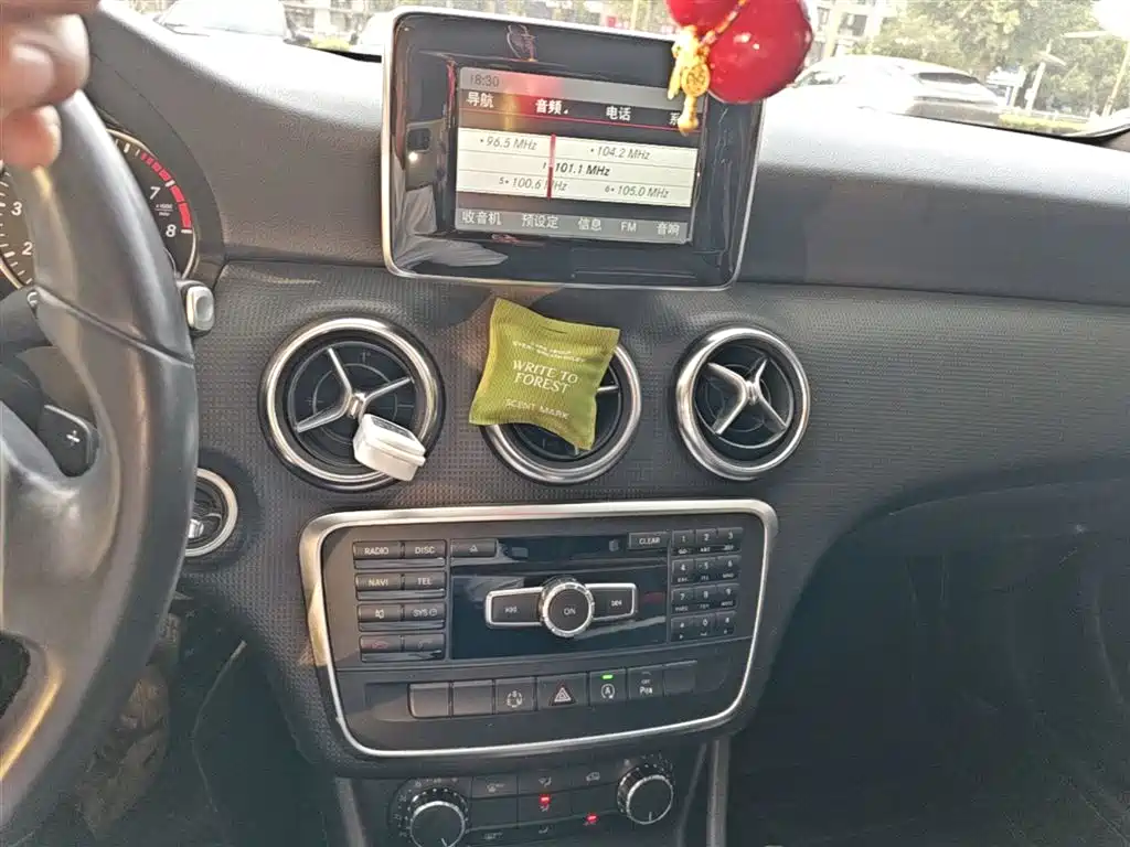 Mercedes-Benz A-Class (Import) 2015 A 180 фото 13