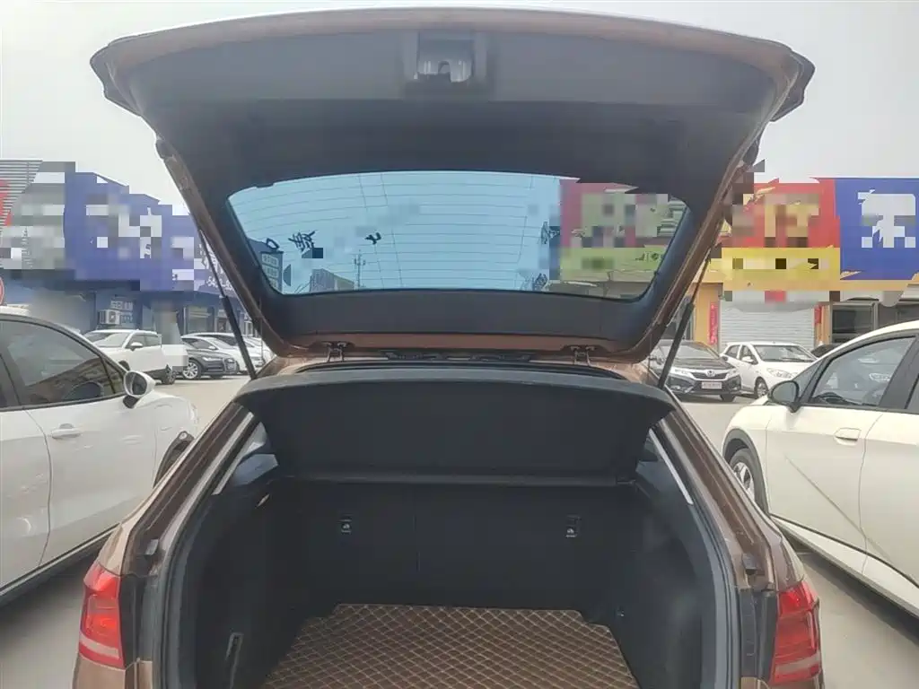 Volkswagen Lavida Tour 2017 180TSI DSG Comfort Edition фото 19