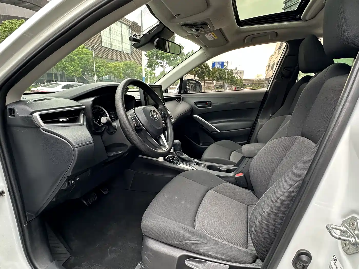 Toyota Frontlander 2022 2.0L CVT Leading Edition фото 8