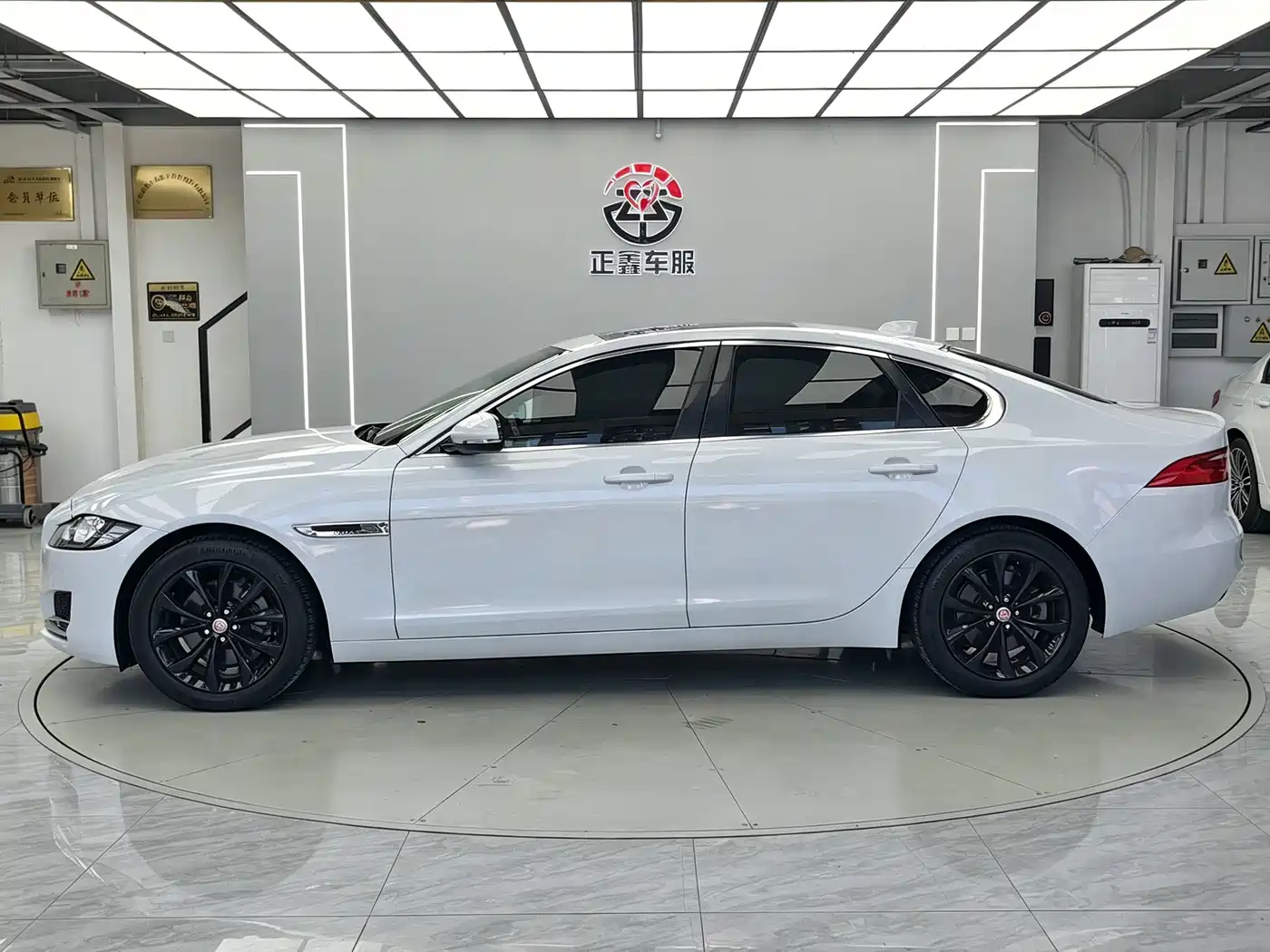 2016 Jaguar XF