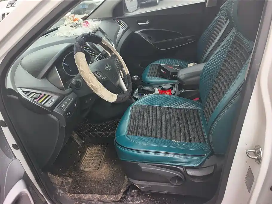 Hyundai Santa Fe 2013 Model 2.4L Automatic 4WD Comfort фото 9