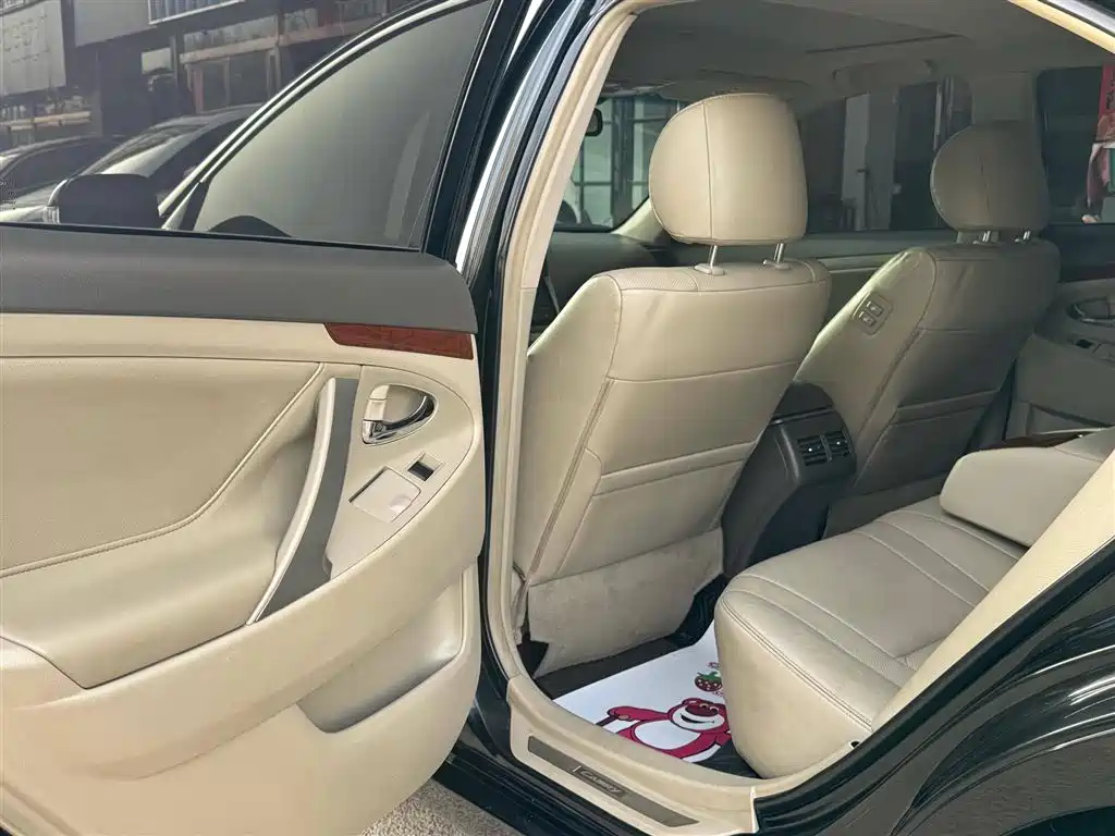 Toyota Camry 2013 200G Classic Luxury Edition фото 4