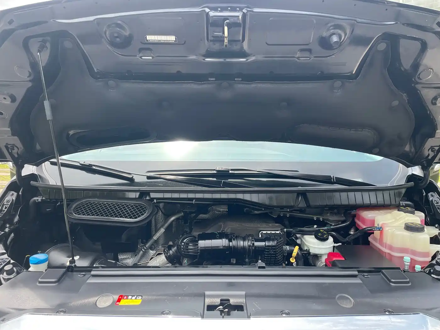 SAIC Maxus Xintu V90 2022 2022 2.0T Automatic Rear-Wheel Drive Qimo Edition Extended Axle High Roof