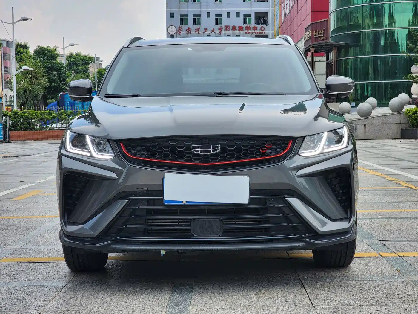 Фото 2 - Geely Coolray