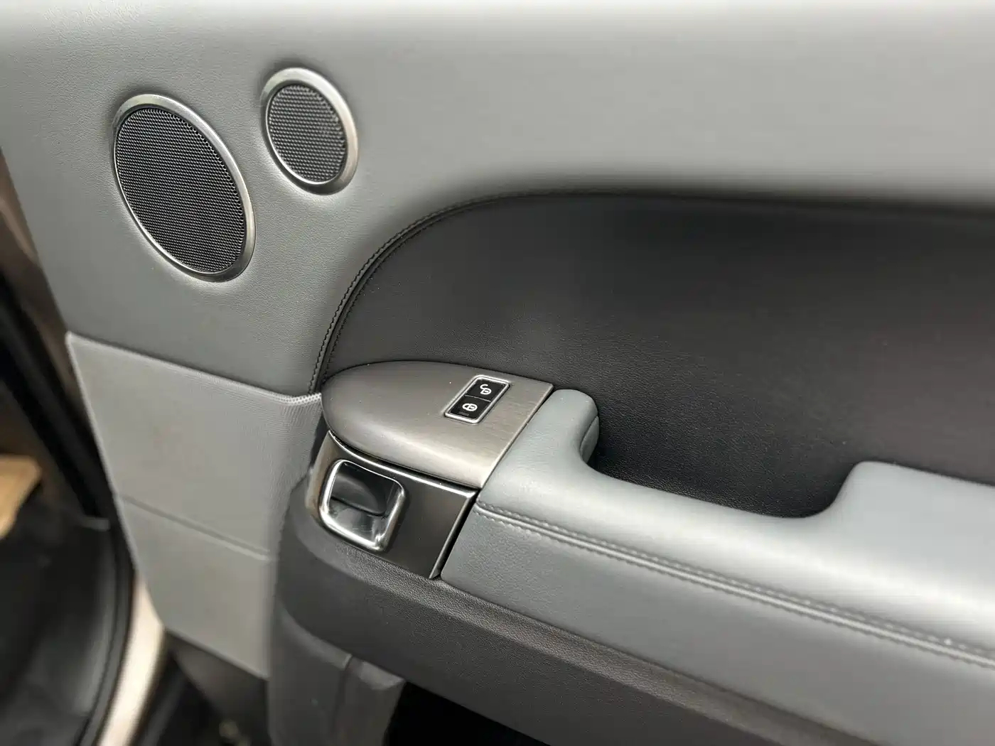 Land Rover Range Rover Sport 2016 Model 3.0 SC V6 SE фото 19