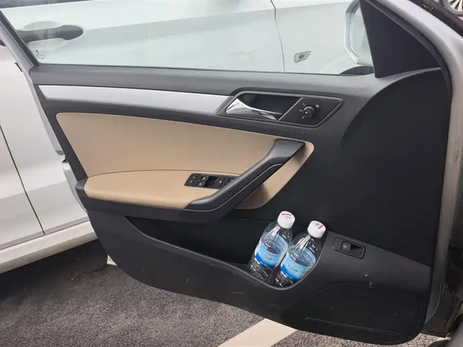 Volkswagen Jetta 2013 1.6L Manual Comfort фото 7