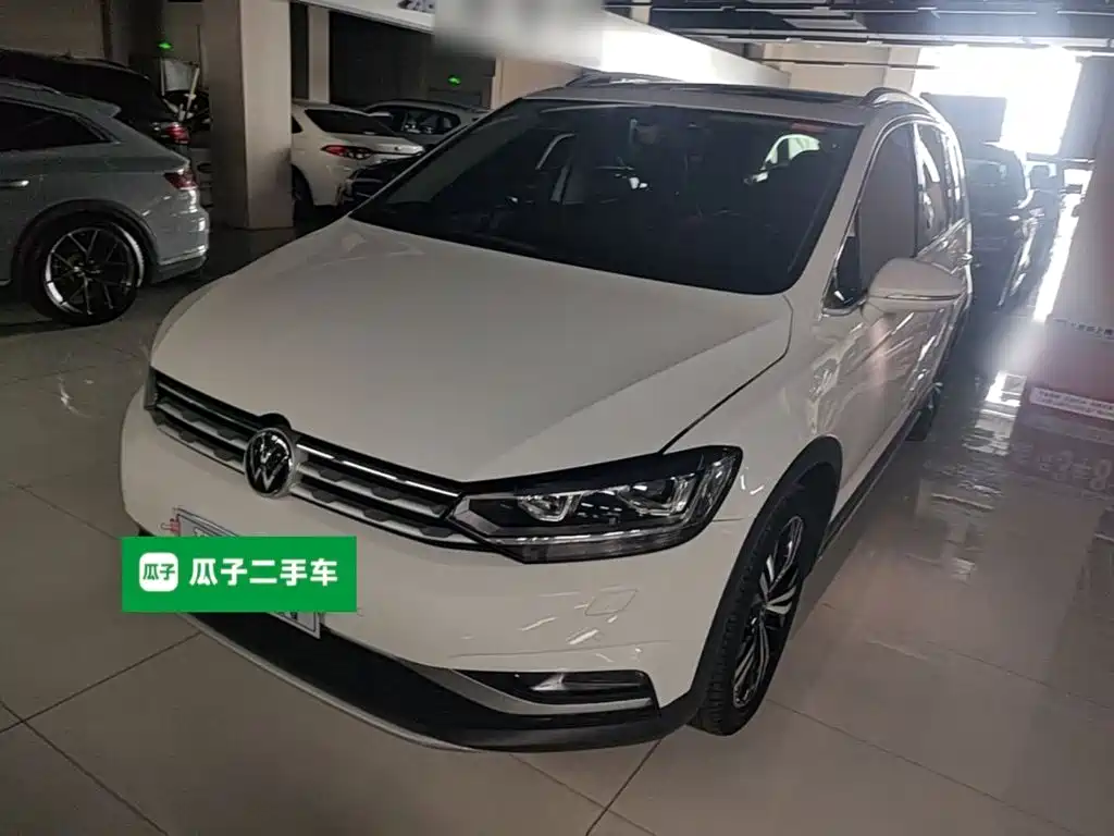Volkswagen Touran 2021 2021 Touran L 280TSI DSG Cross Edition 7-seater