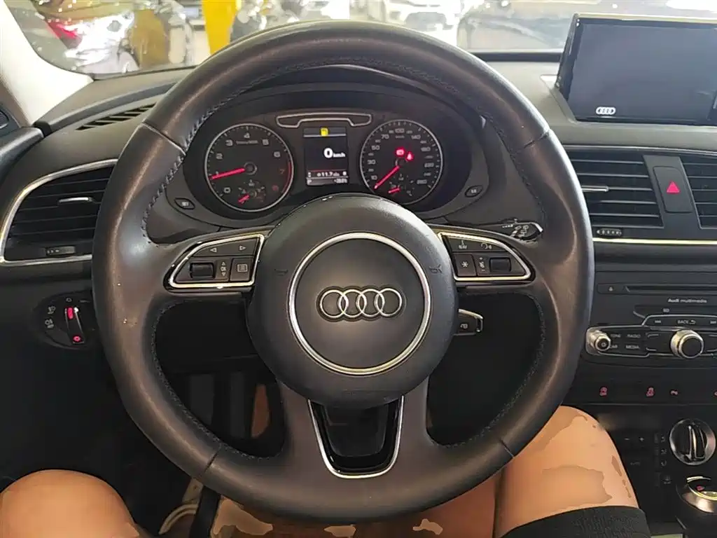 Audi Q3 2015 35 TFSI quattro Technology фото 11