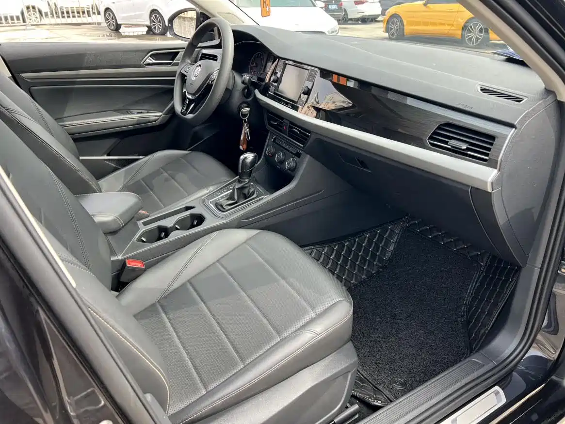 Volkswagen Lavida 2021 1.5L Auto Comfort Edition фото 11