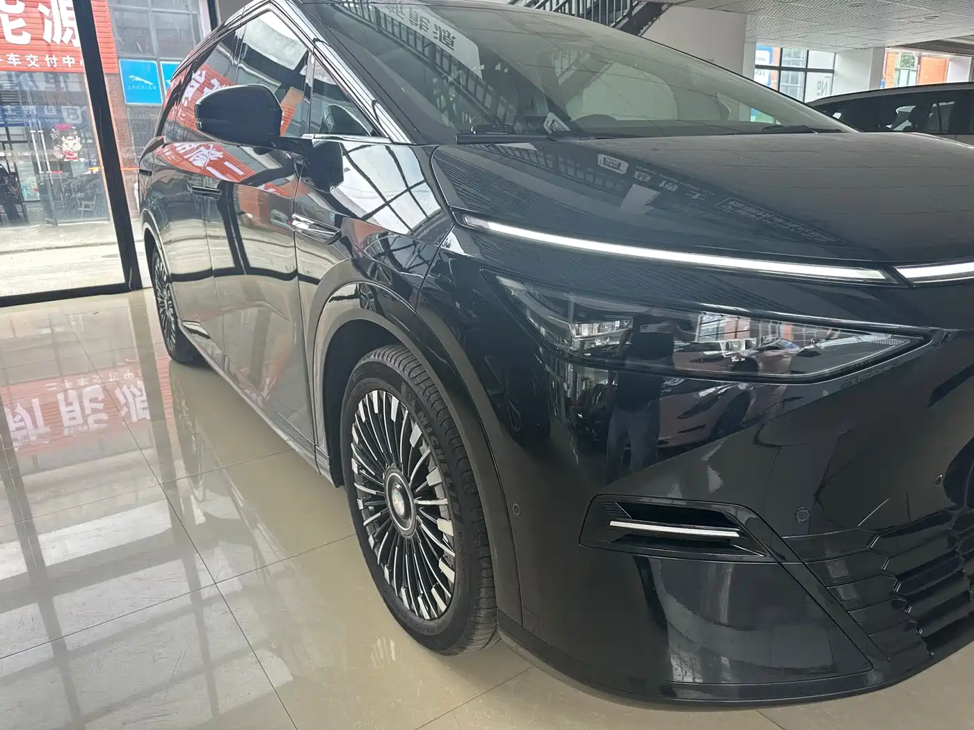 XPeng X9 2025 740 Ultra Long Range Max фото 3
