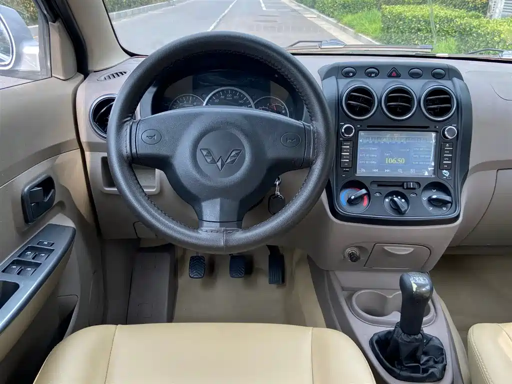 Wuling Motors Wuling Hongguang 2014 2014 1.5L Standard