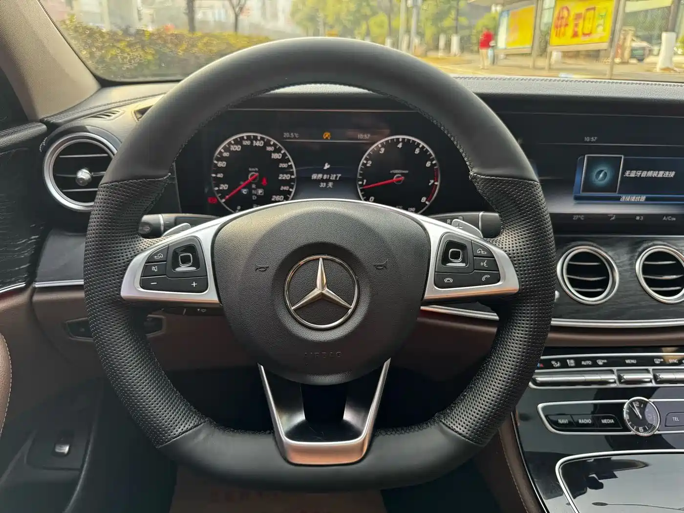 Mercedes-Benz E-Class 2016 E 200 L Sport Type фото 17