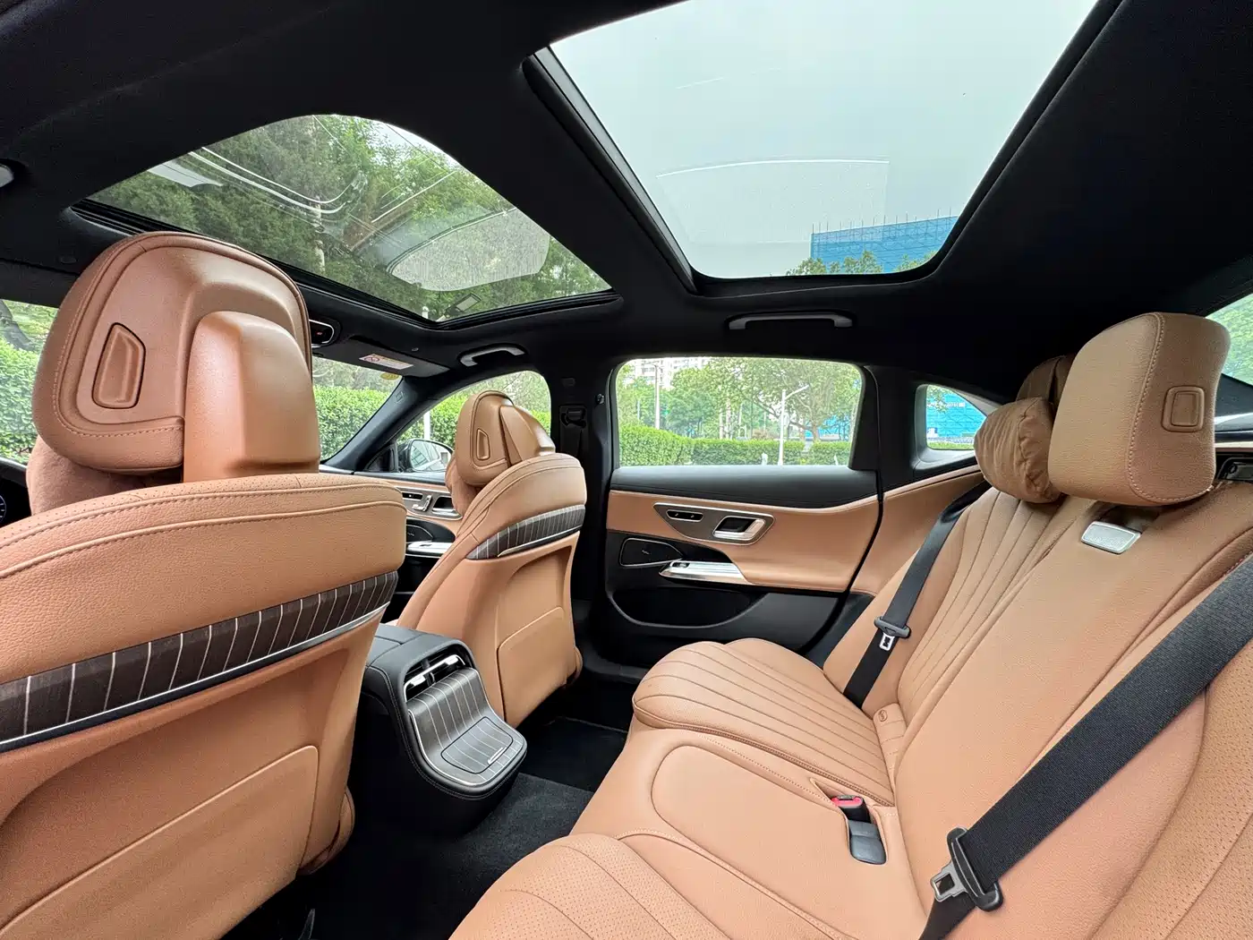 Mercedes-Benz E-Class New Energy 2024 E 350 e L Plug-in Hybrid Sedan фото 19