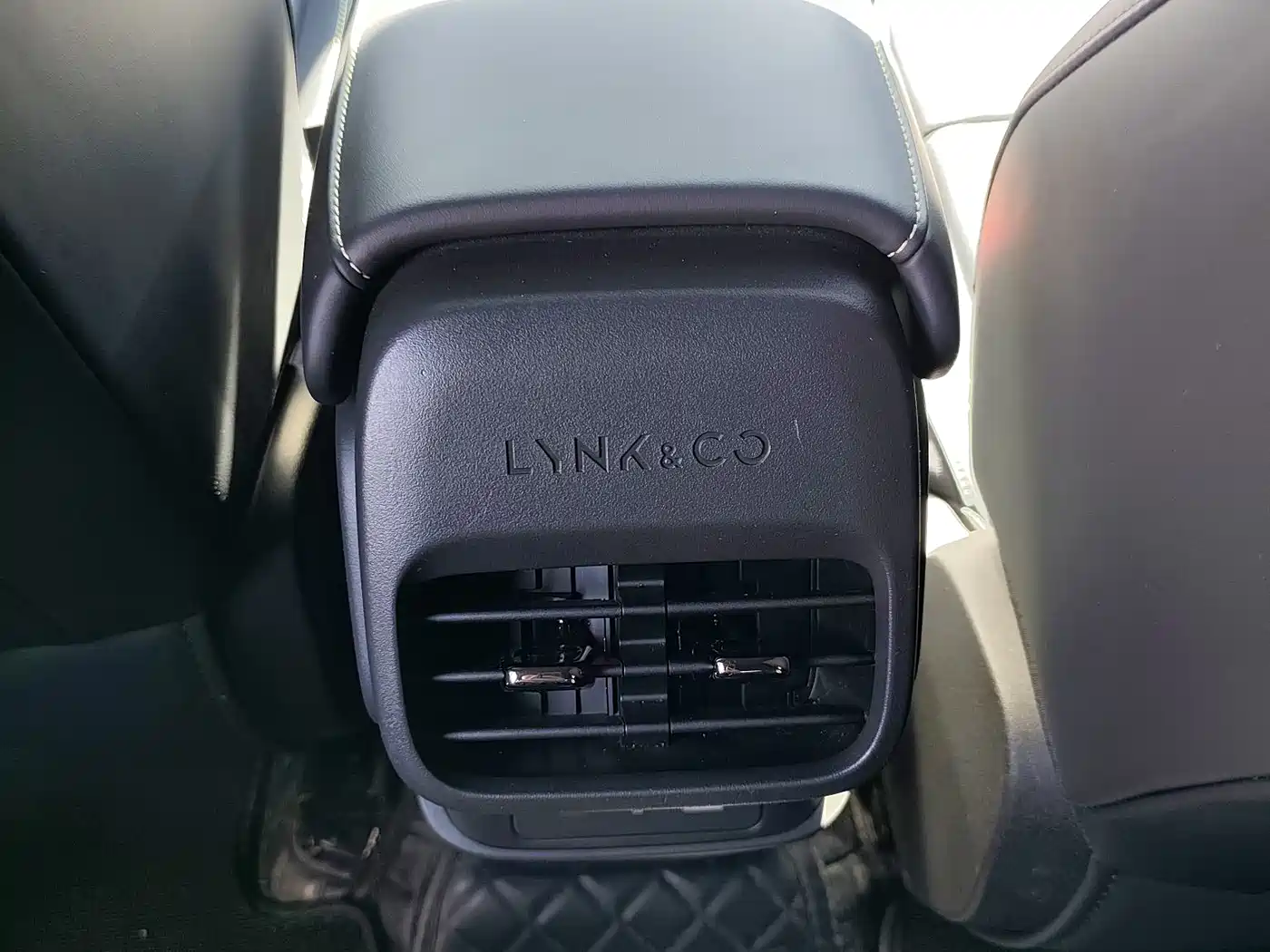 LYNK 06