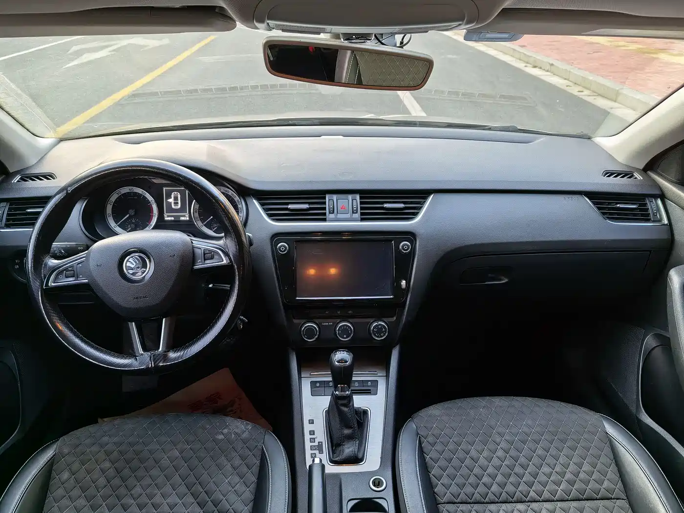 Škoda Octavia 2018 TSI280 DSG Luxury Edition фото 8
