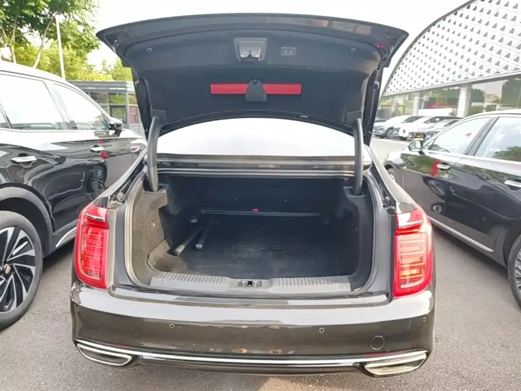 Hongqi H9 2022 2.0T Smart Connect Flag Enjoy Edition фото 19