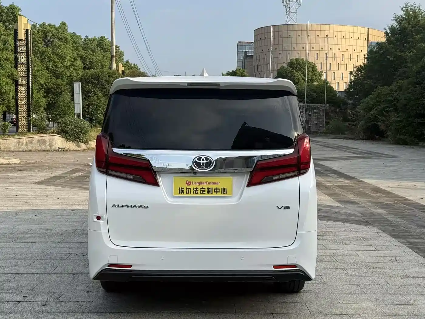 Toyota Alphard 2018 3.5L Luxury фото 6