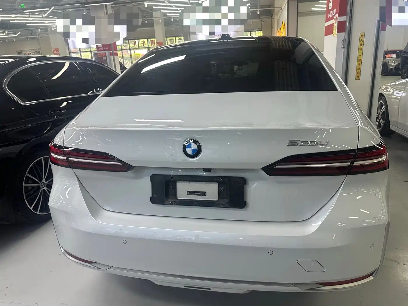 BMW 5 Series 2025 530Li Leading Luxury Package фото 5