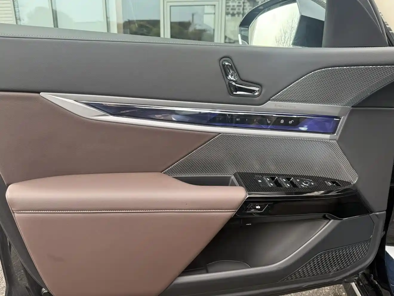 BMW 7 Series 2023 Model 735Li Luxury Package фото 18