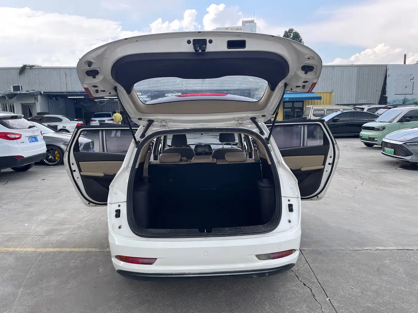 Baojun 310W 2018 2017 1.5L Manual Fashion Edition (China V)
