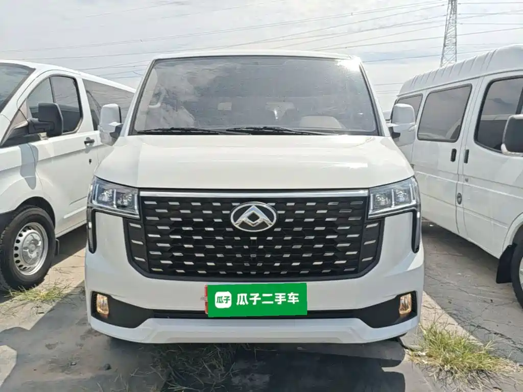SAIC Maxus Xintu V80 2025 2025 PRO Pride Transport 2.0T Manual Short Wheelbase Ultra-low Roof 7/8/9 Seats