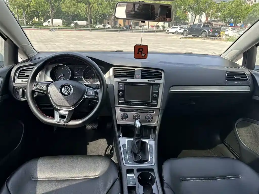 Volkswagen Golf 2016 230TSI Automatic Comfort фото 5