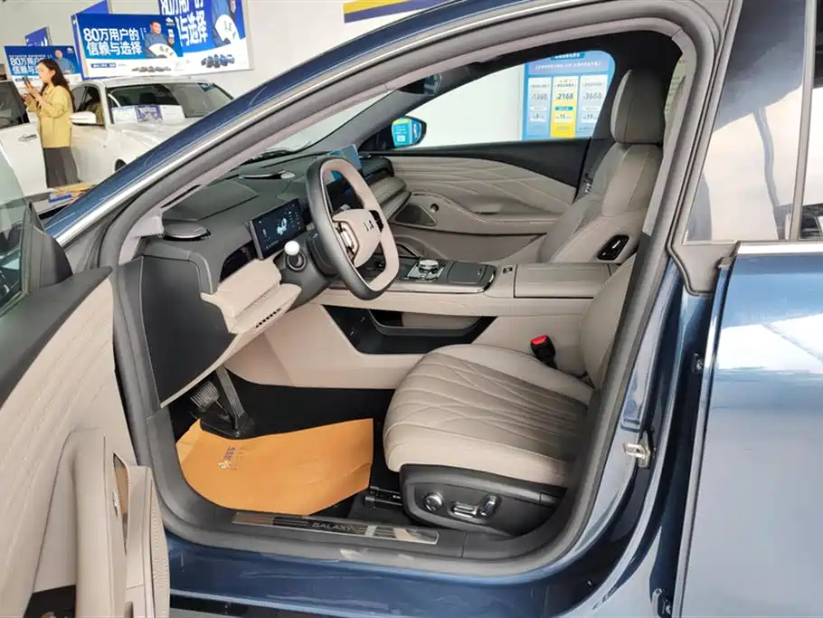 Geely Galaxy Galaxy Xingyao 8 2025 130km EM-P Starship Edition фото 9
