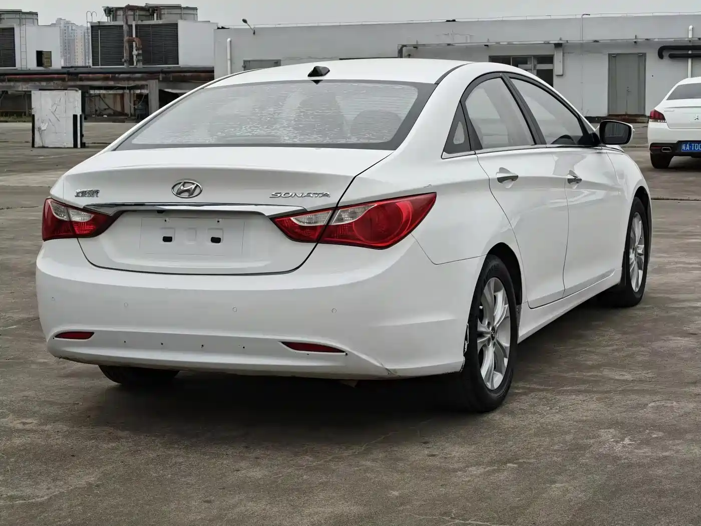 Hyundai Sonata 2013 2.0L Automatic Luxury Edition фото 4