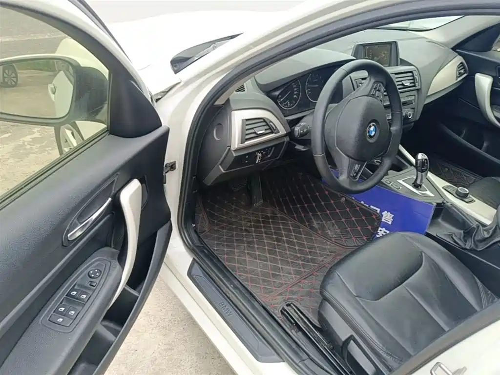 BMW 1 Series (Import) 2013 Facelift 116i Leading Model фото 16