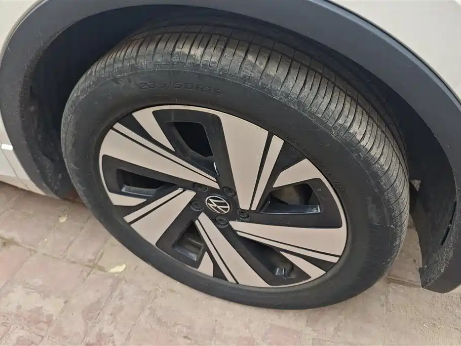Volkswagen Tiguan L 2023 Facelift 330TSI Auto FWD R-Line Premium фото 5