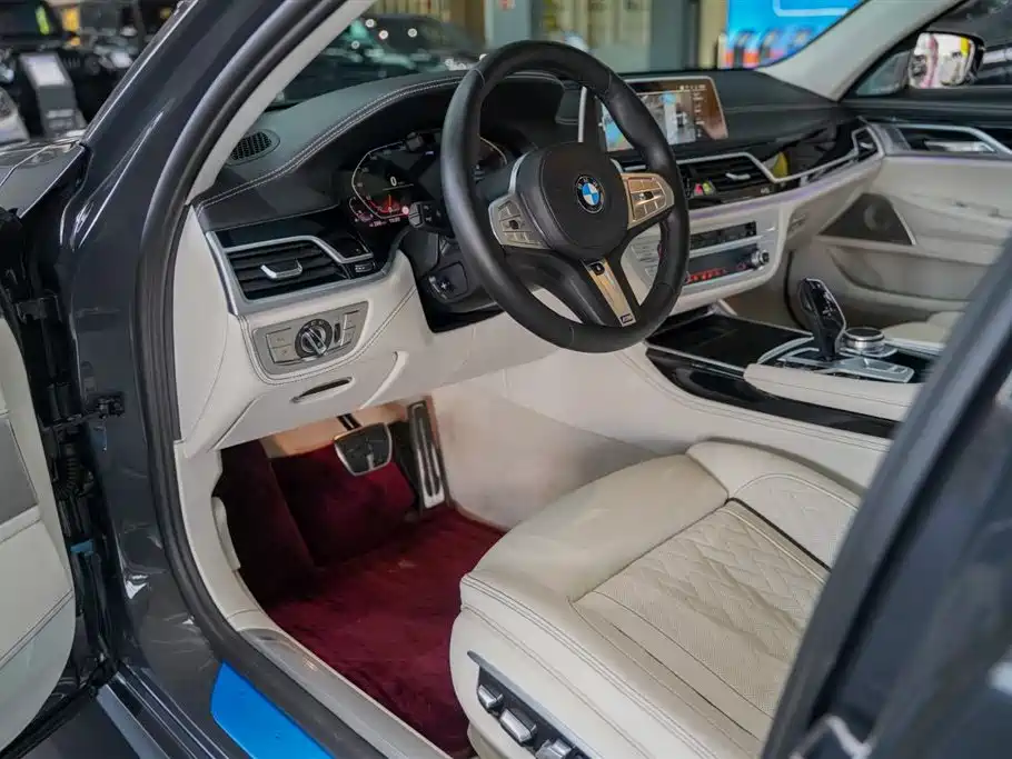 BMW 7 SERIES