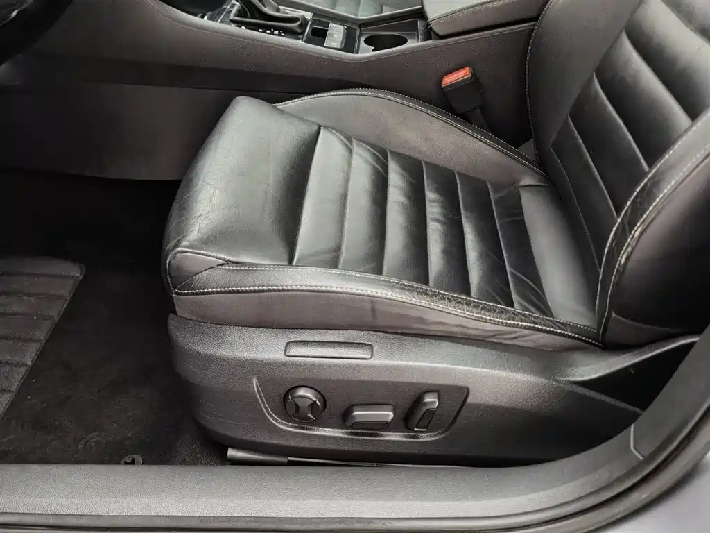 Škoda Superb 2016 TSI330 DSG Smart Edition фото 20
