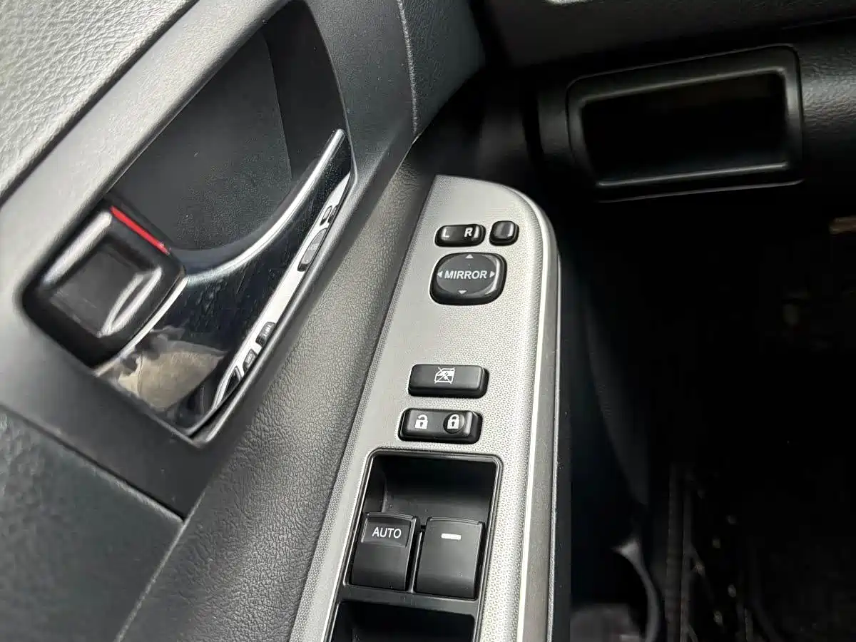 Toyota Camry 2012 Junrui 2.0S Dynamic Edition фото 14