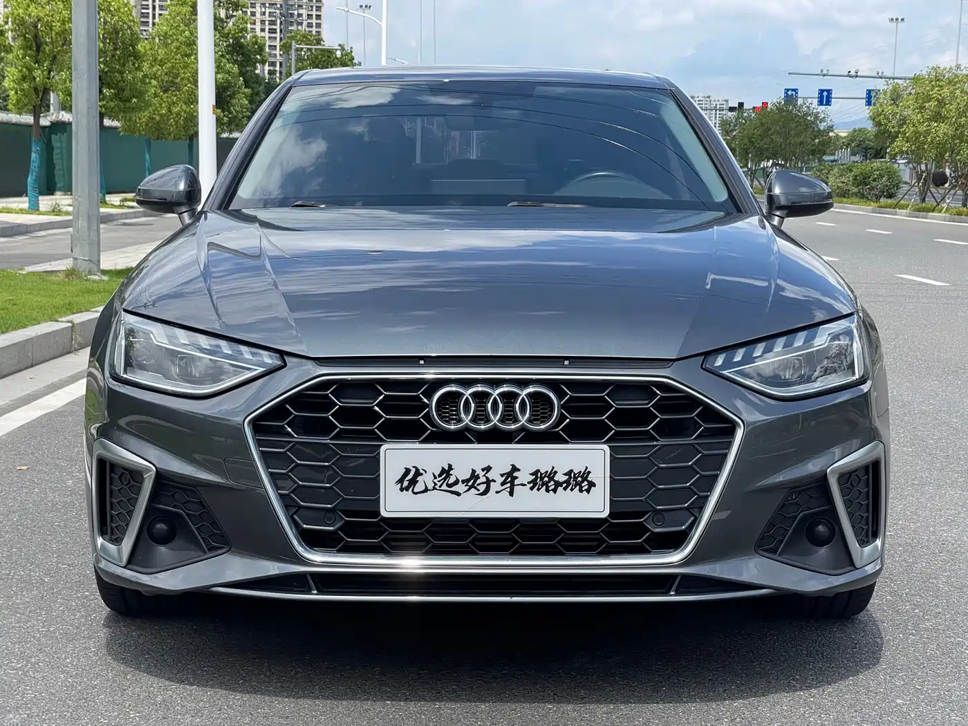 Фото 2 - Audi A4L