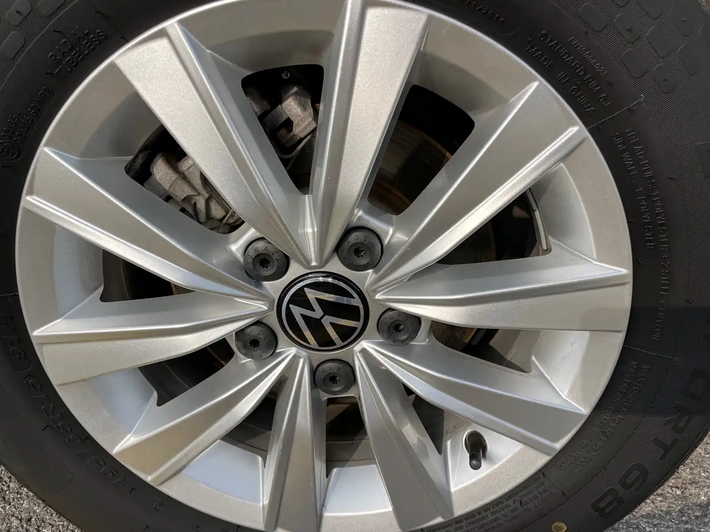 Volkswagen Lavida 2023 Facelift 1.5L Auto Comfort Edition фото 15