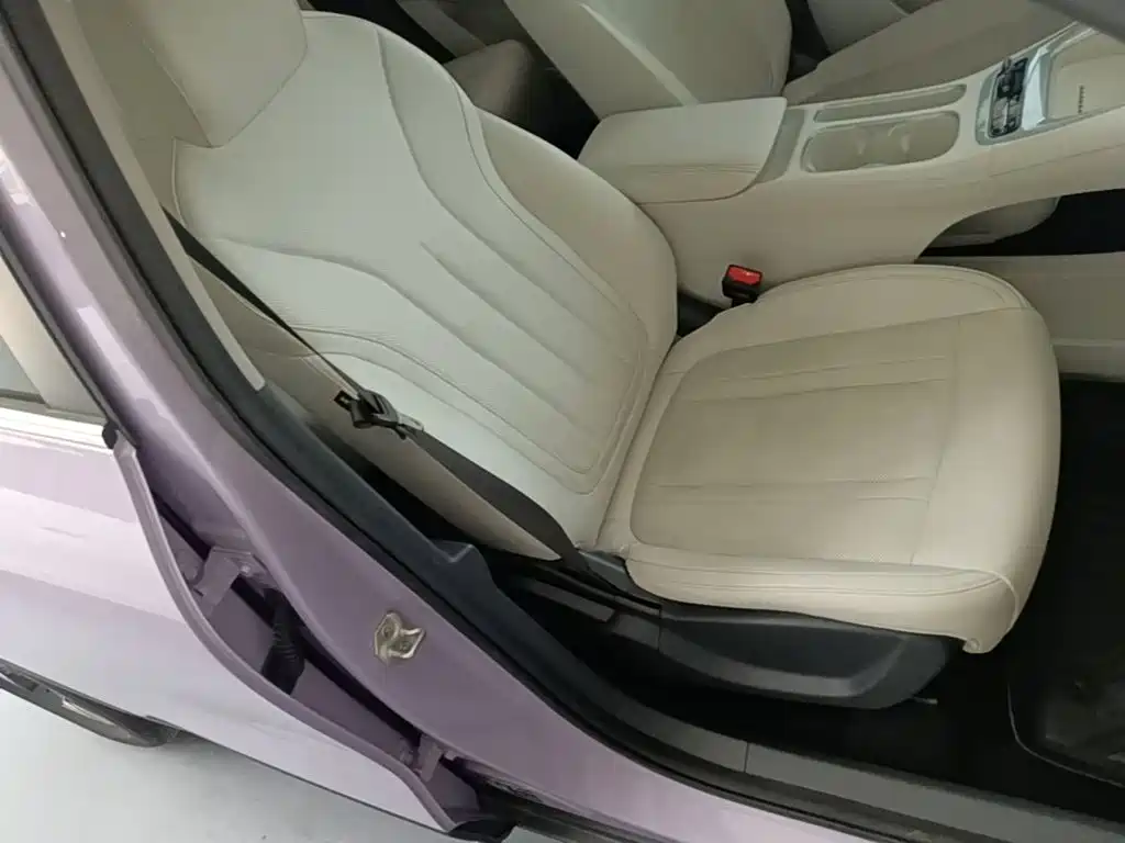 Фото 25 - Geely Galaxy Starry Wish