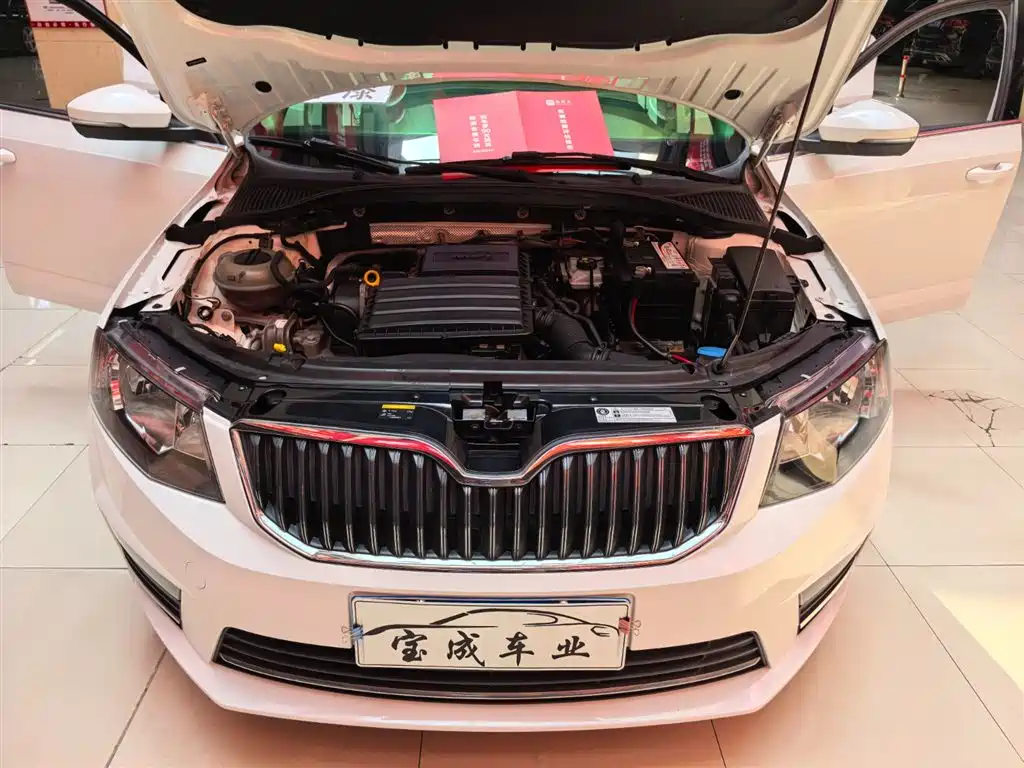 Škoda Octavia 2016 1.6L Automatic Smart Edition фото 19
