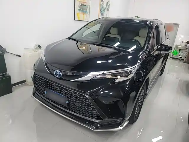 Toyota Granvia 2023