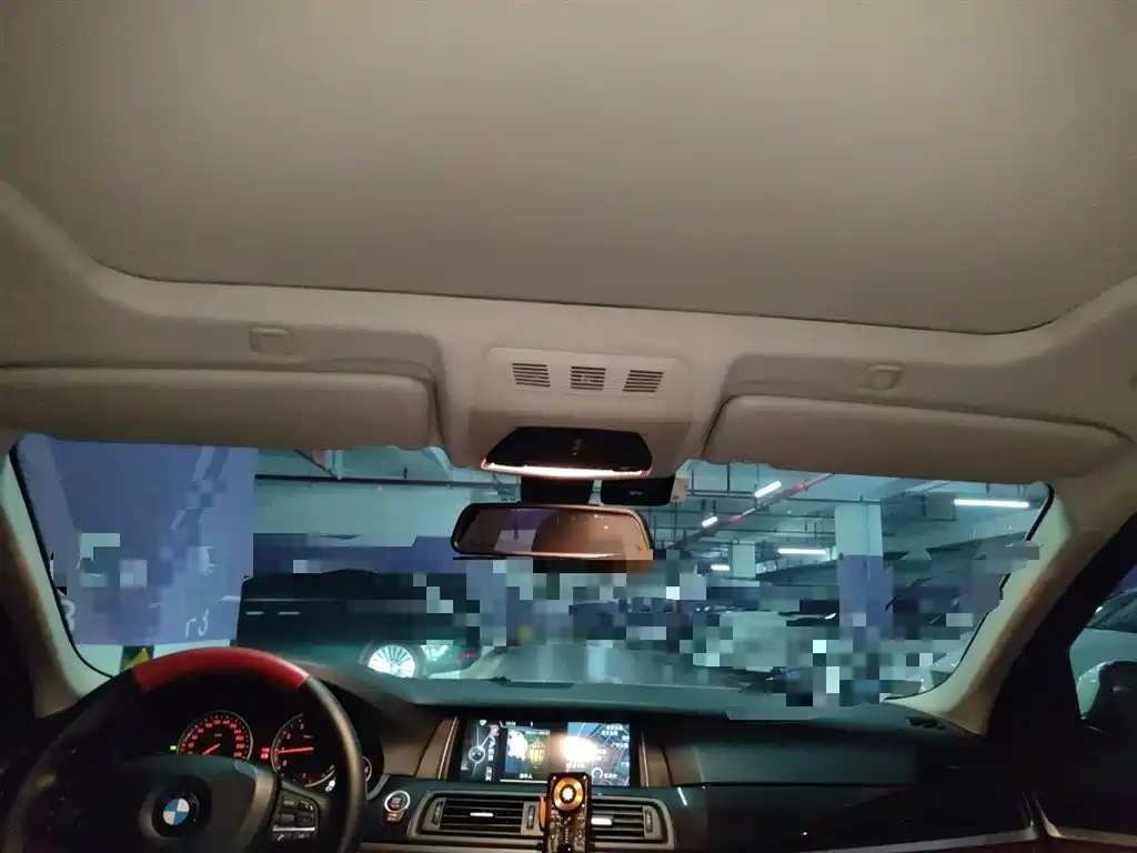 BMW 5 Series 2017 520Li Classic Edition фото 9