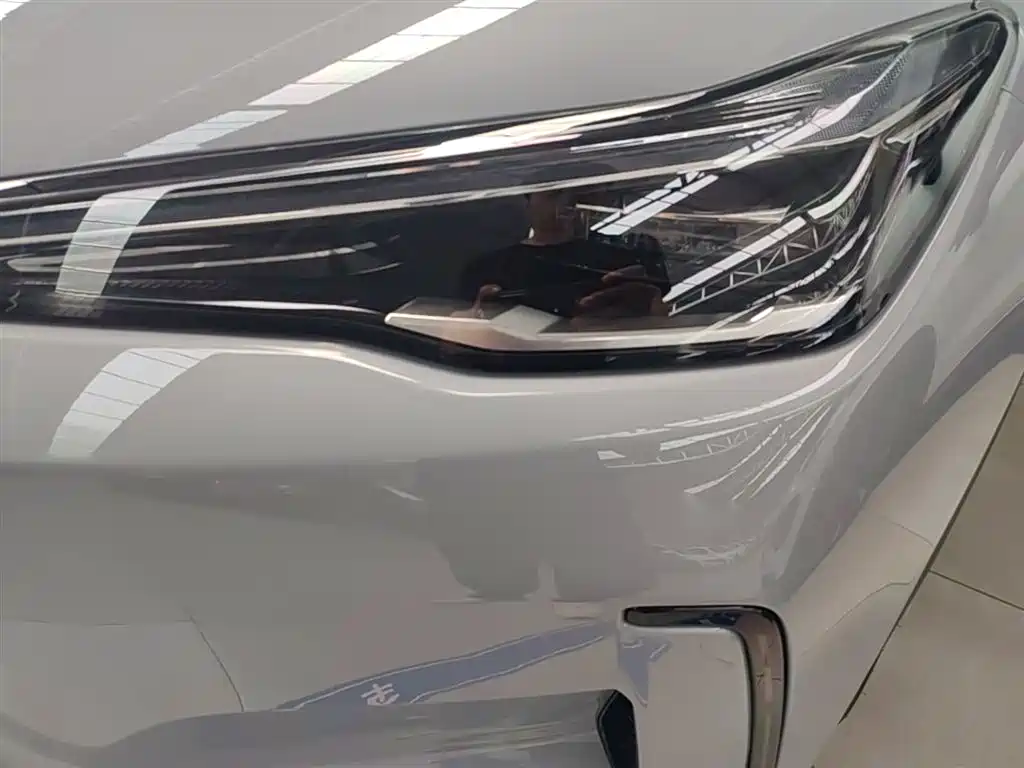 Geely Galaxy Galaxy E5 2026 530km Voyager Edition фото 24