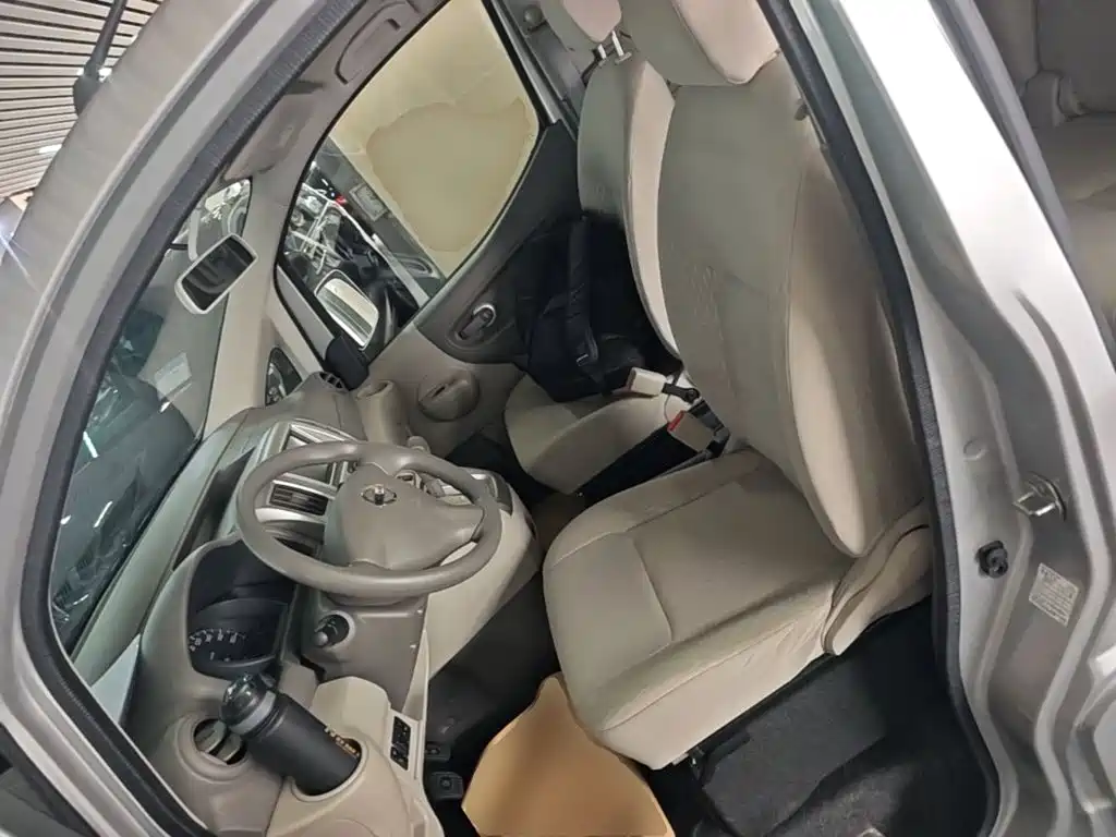 Nissan NV200 2018 2018 1.6L CVT Luxury Model